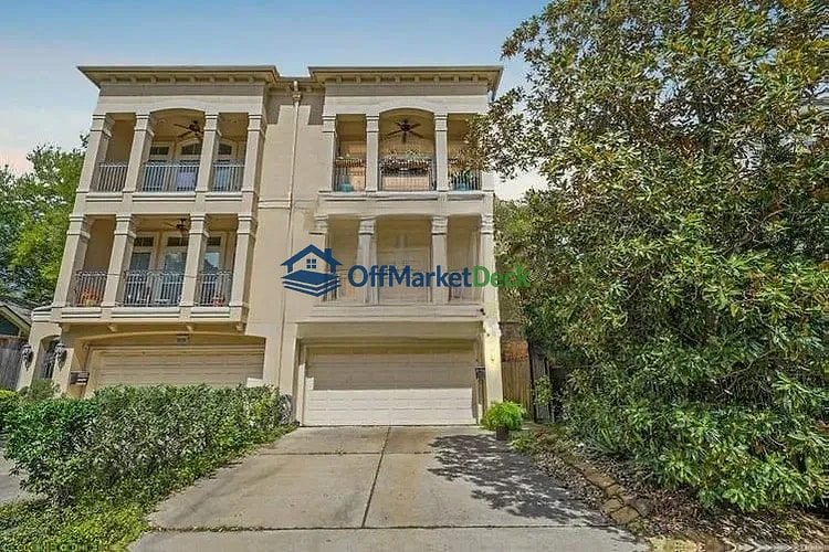 Off-market house in Houston, Texas — 4 beds, 4.5 baths, $615,000 - Blurred background Image