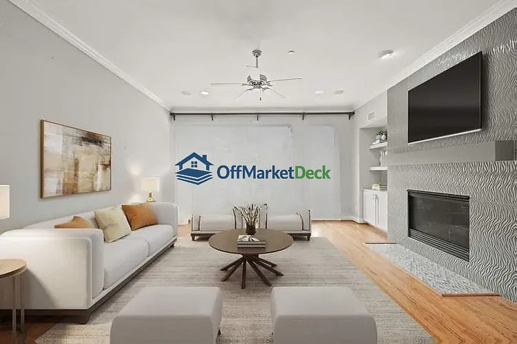Off-market house in Houston, Texas — 4 beds, 4.5 baths, $615,000 — photo 2 of 8