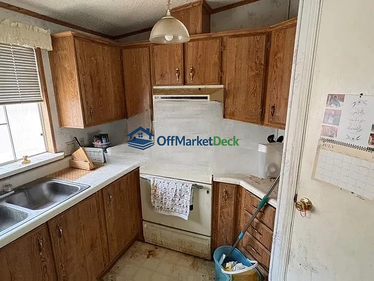 Off-market house in Chandler, Arizona — 2 beds, 2 baths, $174,900