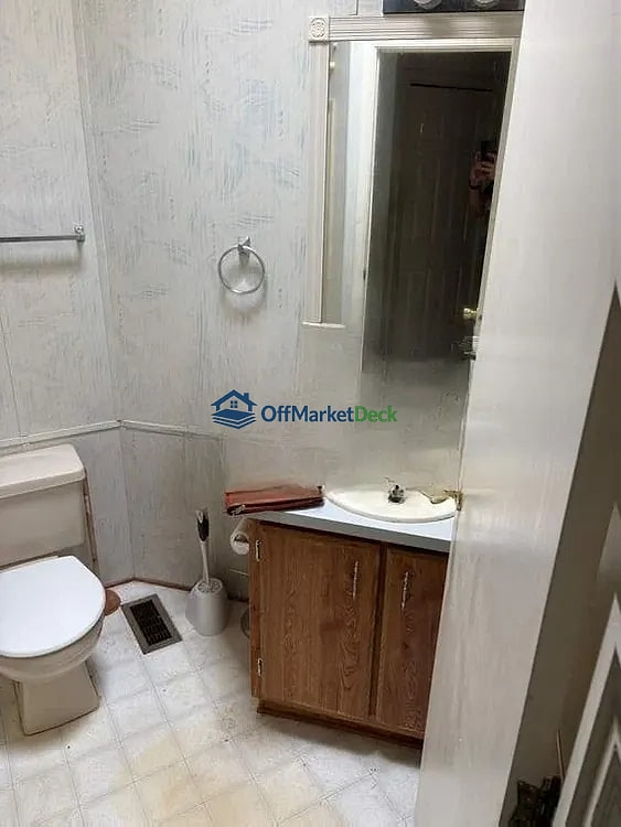 Off-market house in Chandler, Arizona — 2 beds, 2 baths, $174,900 — photo 7 of 8