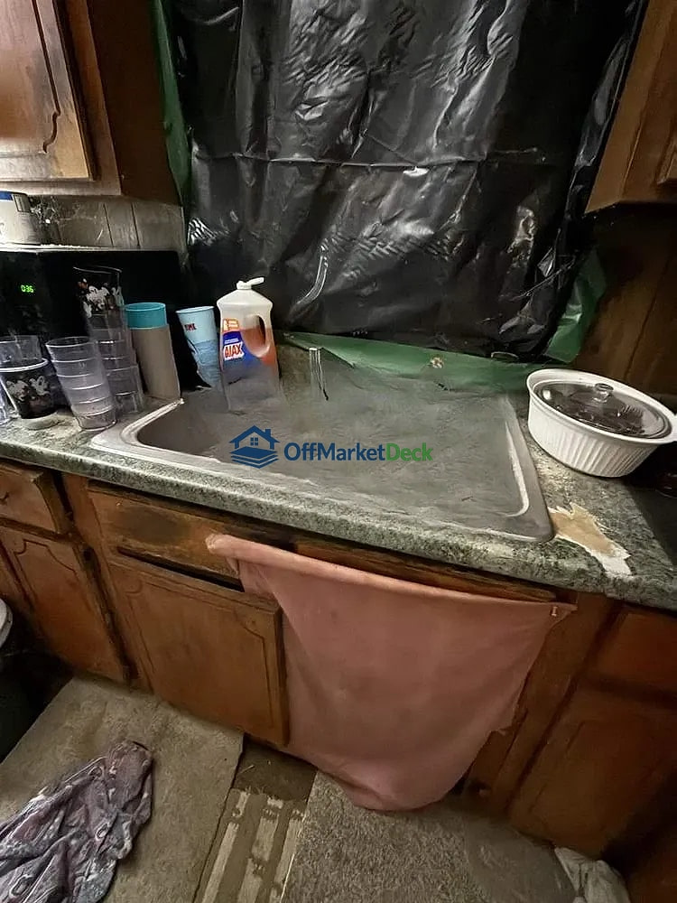Off-market house in Huntingdon, Tennessee — 3 beds, 1 bath, $70,600 — photo 6 of 8