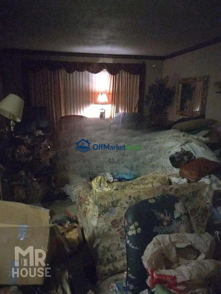Off-market house in Delta, Colorado — 2 beds, 1 bath, $199,000 — photo 5 of 8