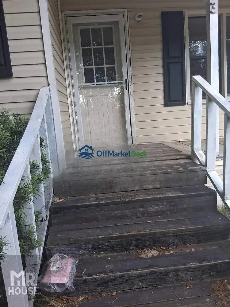 Off-market house in Brewton, Alabama — 3 beds, 2 baths, $55,000 — photo 7 of 8