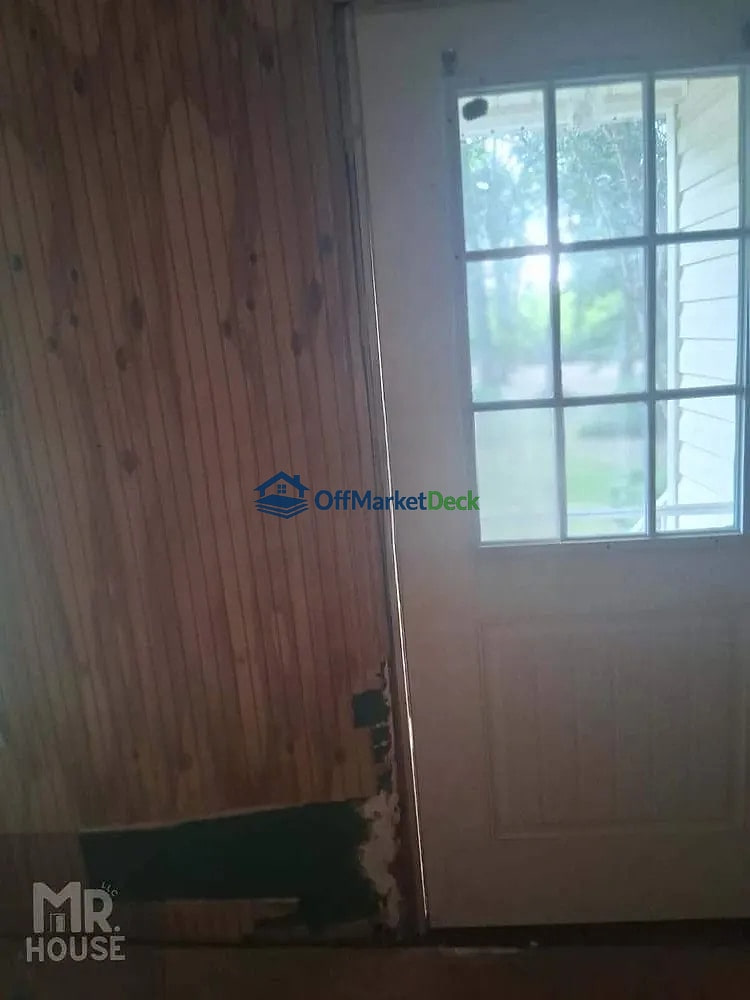 Off-market house in Brewton, Alabama — 3 beds, 2 baths, $55,000 — photo 4 of 8