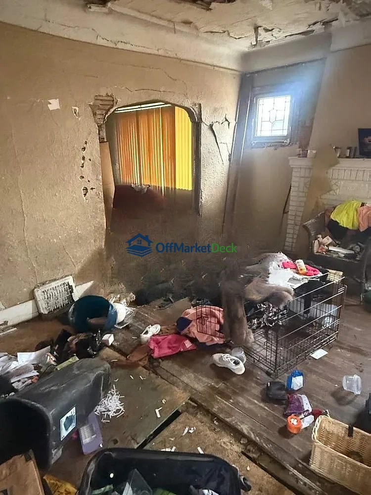 Off-market house in Detroit, Michigan — 3 beds, 1 bath, $15,000 — photo 8 of 8