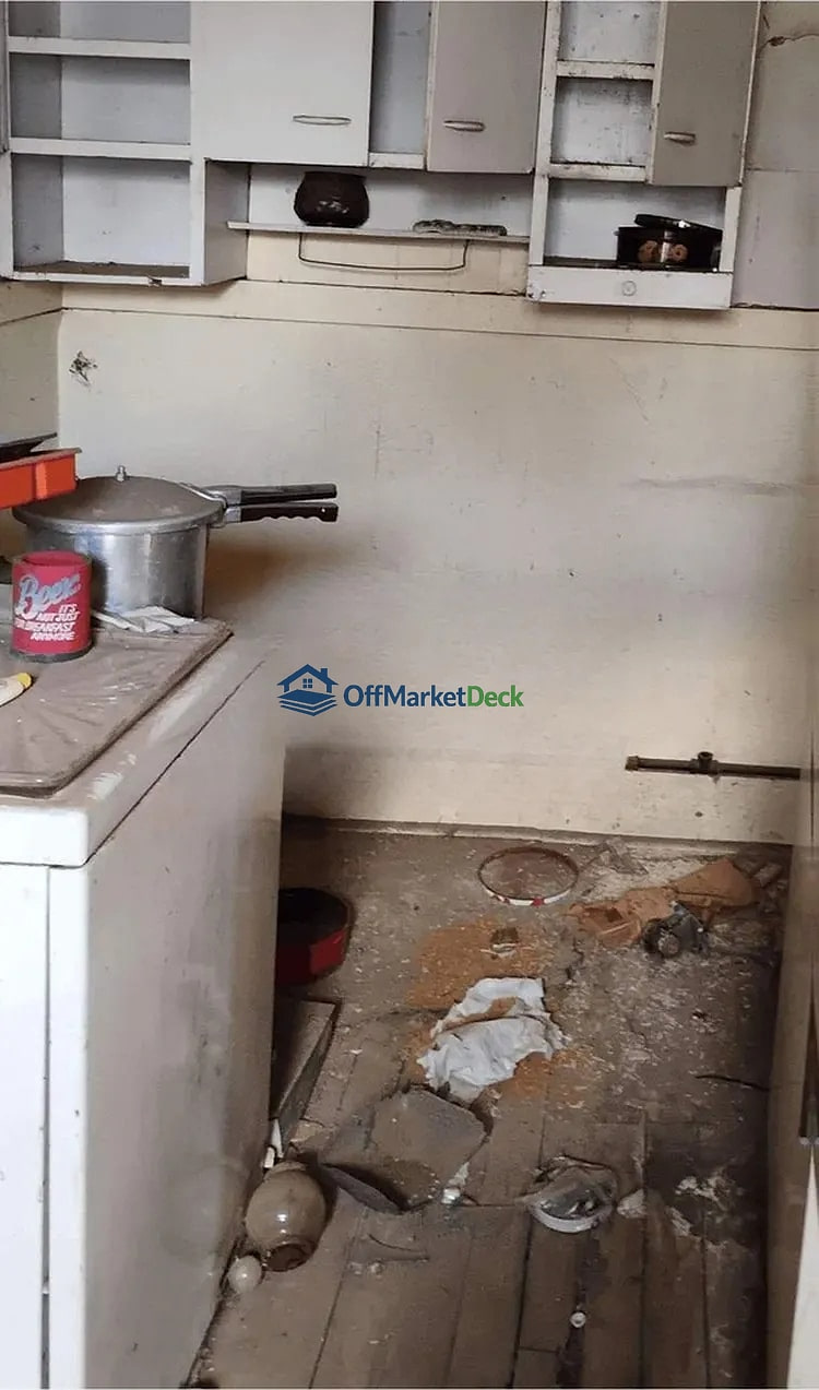 Off-market house in Blackwell, Oklahoma — 3 beds, 1 bath, $10,000 — photo 3 of 8