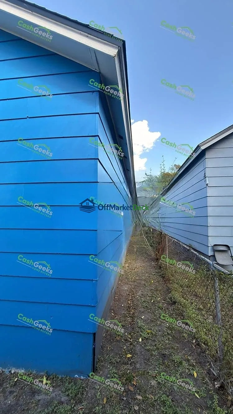 Off-market house in Jacksonville, Florida — 3 beds, 1 bath, $99,000 — photo 8 of 8