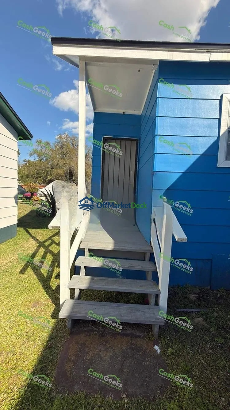 Off-market house in Jacksonville, Florida — 3 beds, 1 bath, $99,000 — photo 3 of 8