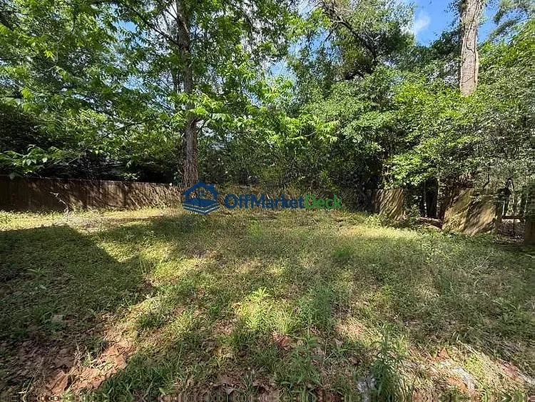 Off-market house in Mobile, Alabama — 3 beds, 1 bath, $105,000 — photo 5 of 8
