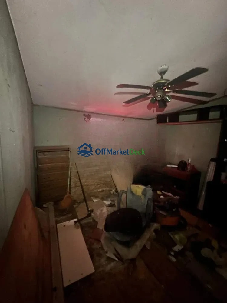 Off-market house in Splendora, Texas — 2 beds, 1 bath, $110,000 — photo 8 of 8