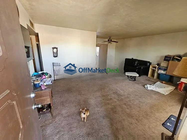 Off-market house in Mesa, Arizona — 2 beds, 2 baths, $230,000 — photo 5 of 8