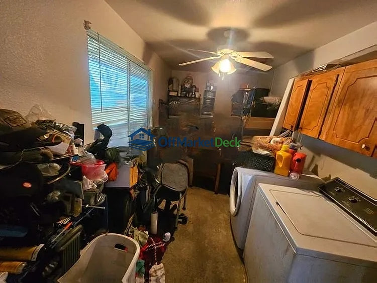 Off-market house in Mesa, Arizona — 2 beds, 2 baths, $230,000 — photo 6 of 8