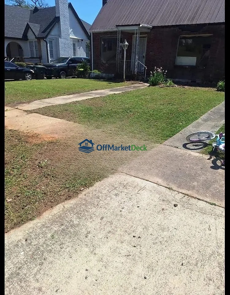 Off-market house in Birmingham, Alabama — 3 beds, 2 baths, $45,000 — photo 8 of 8