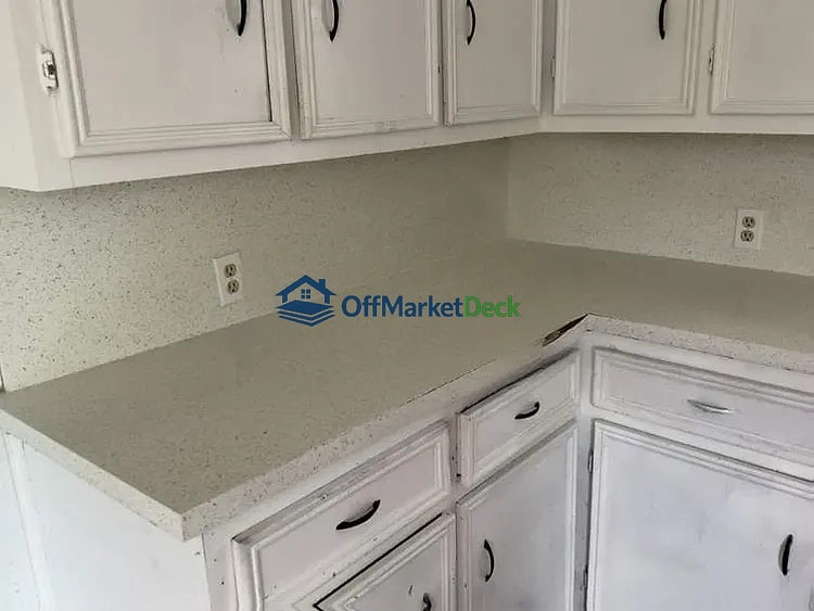 Off-market house in Richardson, Texas — 3 beds, 2.5 baths, $285,990 — photo 4 of 8