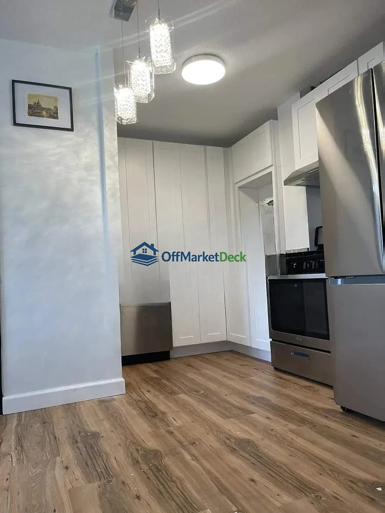 Off-market house in Atlanta, Georgia — 1 bed, 1 bath, $149,000 — photo 2 of 8