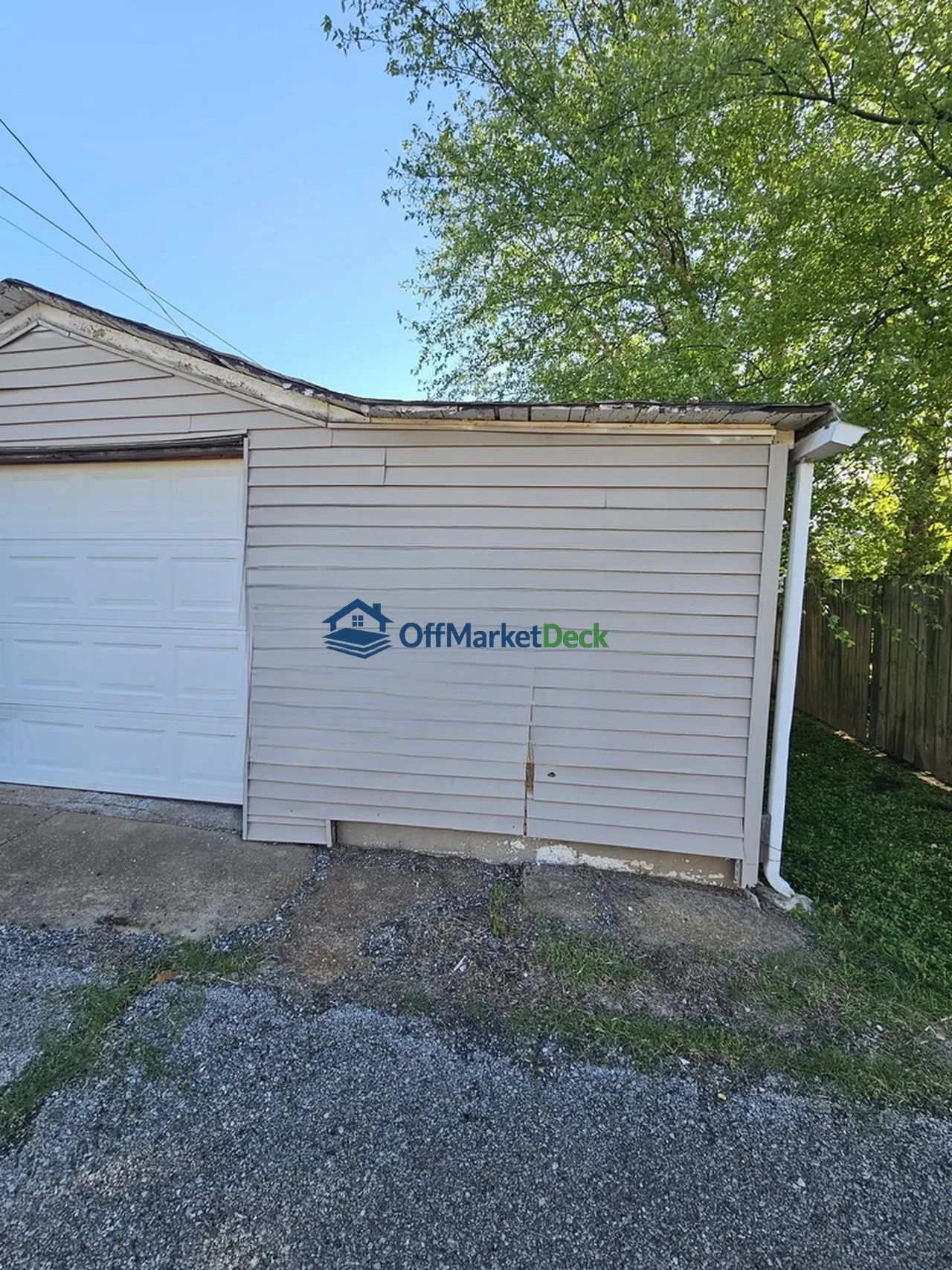 Off-market house in St. Louis, Missouri — 2 beds, 1 bath, $71,900 — photo 6 of 8