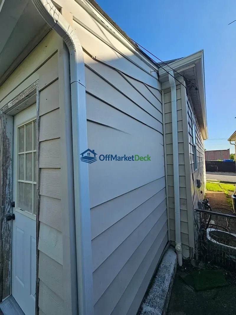 Off-market house in St. Louis, Missouri — 2 beds, 1 bath, $71,900 — photo 4 of 8