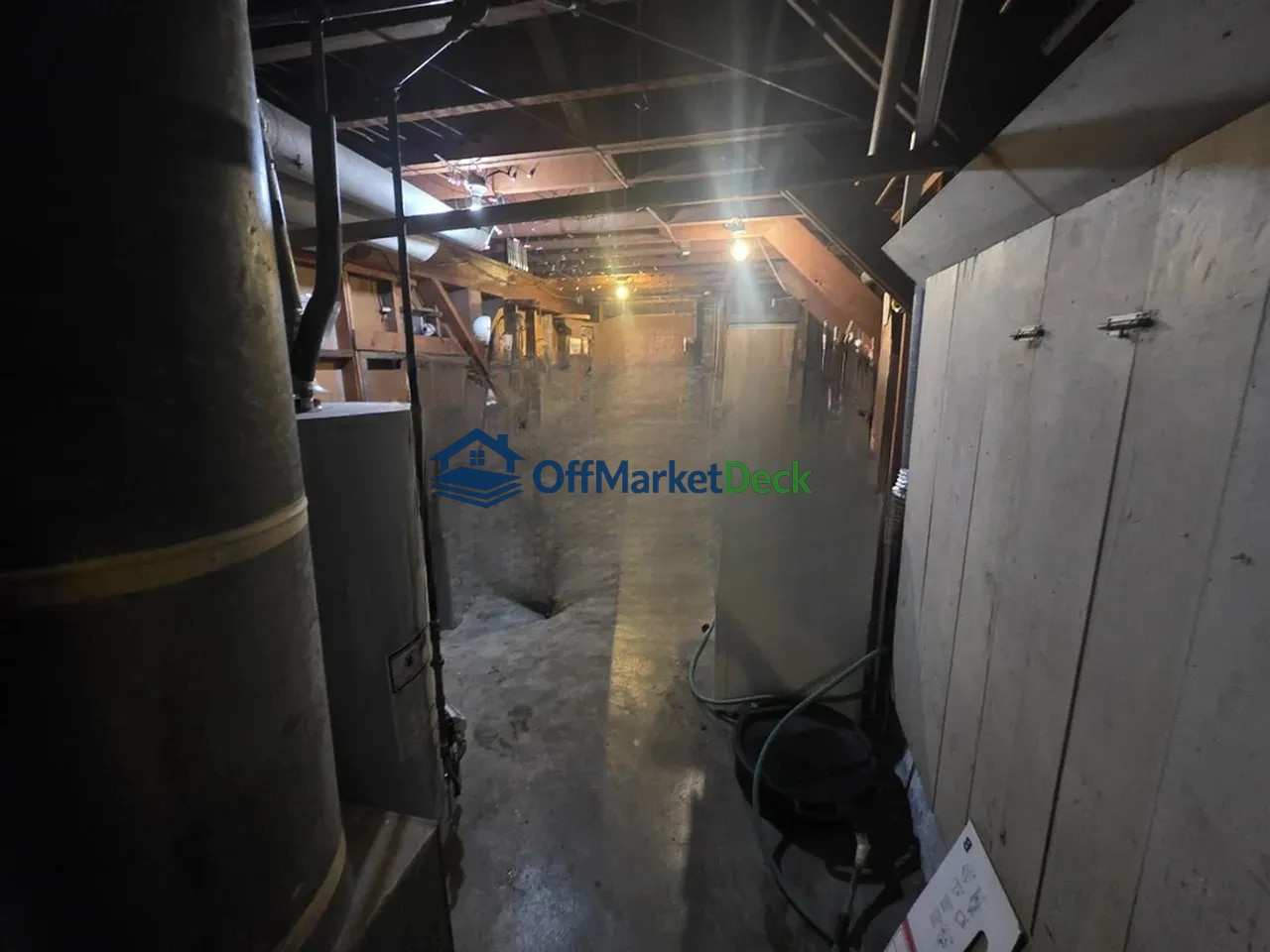 Off-market multi family in Oakland, California — 2 beds, 2 baths, $389,900 — photo 4 of 8