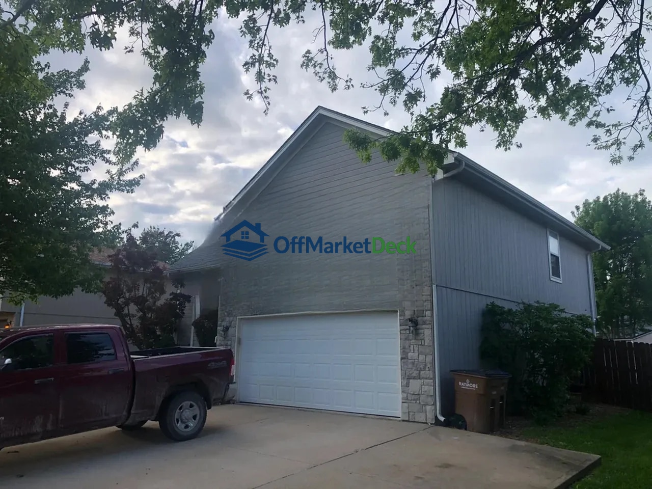 Off-market house in Raymore, Missouri — 4 beds, 3 baths, $289,900 — photo 5 of 8