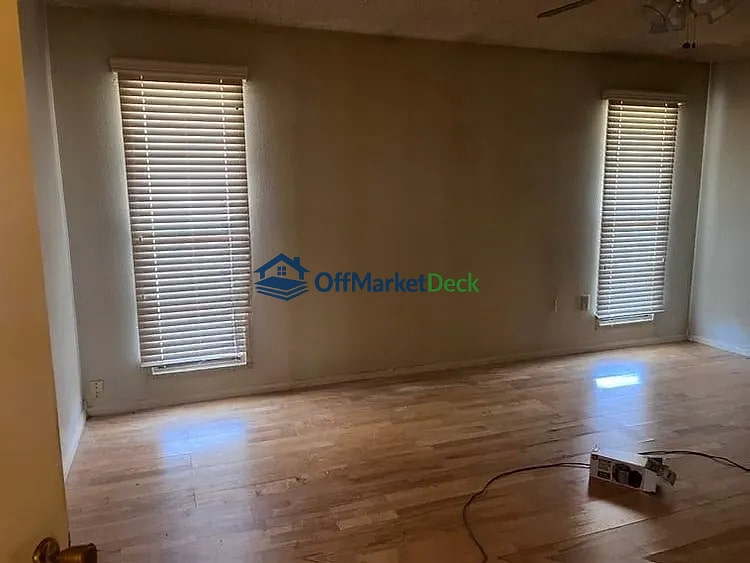 Off-market house in Sun City, Arizona — 2 beds, 1.5 baths, $209,999 — photo 6 of 8