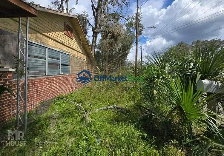 Off-market house in Lake City, Florida — 3 beds, 2 baths, $49,000 — photo 7 of 8
