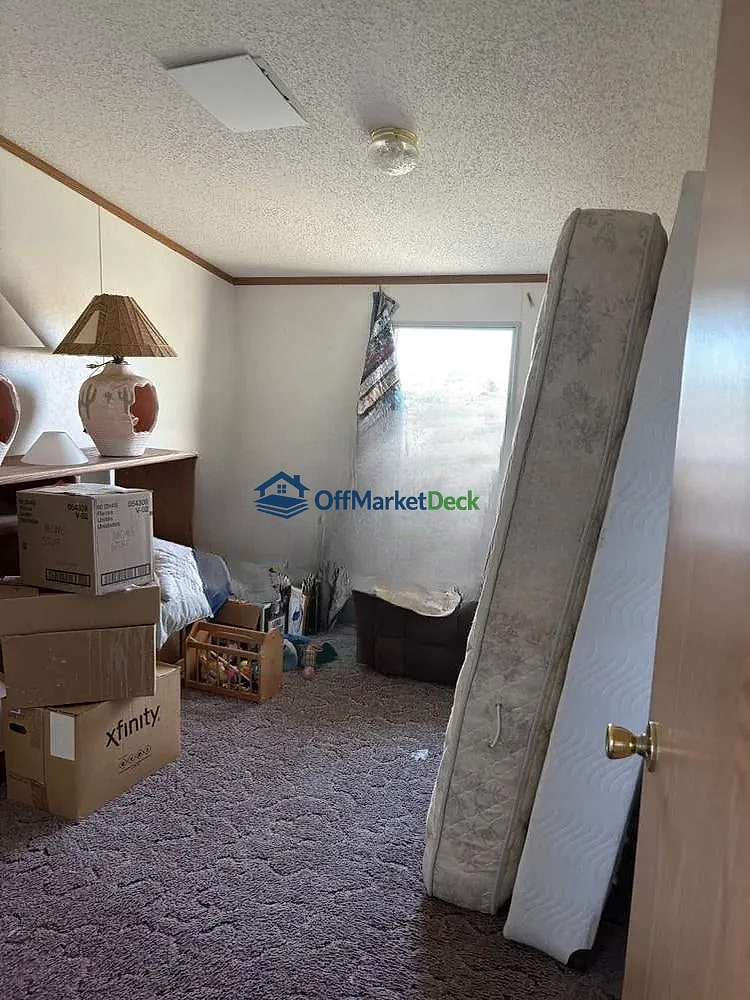 Off-market house in Belen, New Mexico — 3 beds, 1 bath, $99,000 — photo 3 of 8