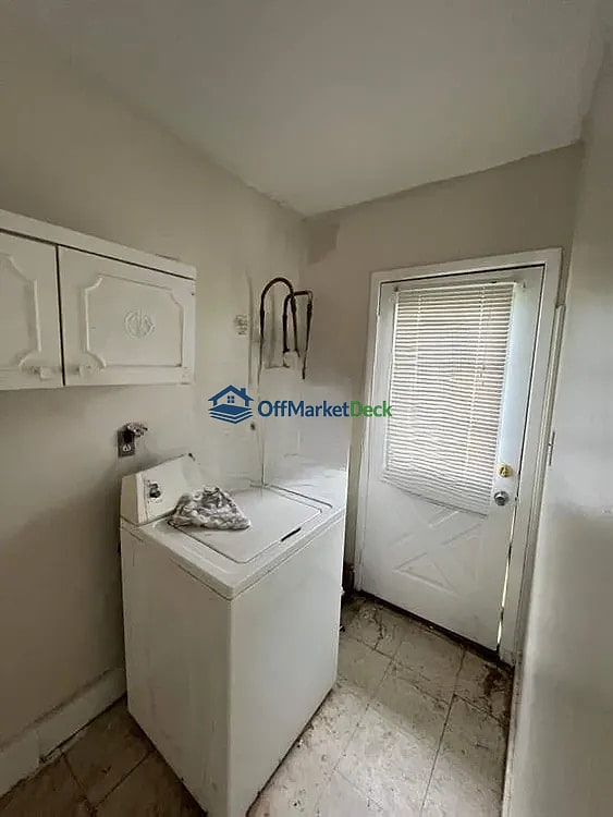Off-market house in Keene, Texas — 3 beds, 1.5 baths, $165,000