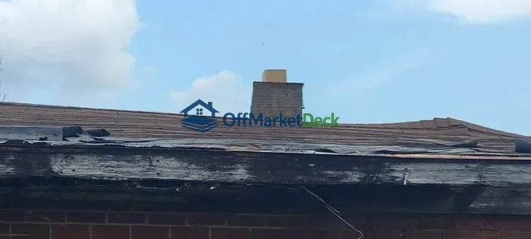 Off-market house in Rochester, Indiana — 5 beds, 1 bath, $56,200 — photo 3 of 8