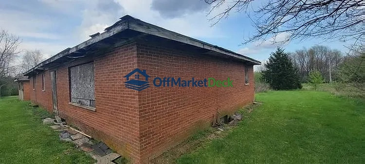 Off-market house in Rochester, Indiana — 5 beds, 1 bath, $56,200 — photo 6 of 8