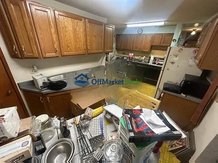 Off-market house in St. Louis, Missouri — 3 beds, 1 bath, $68,000 — photo 5 of 8