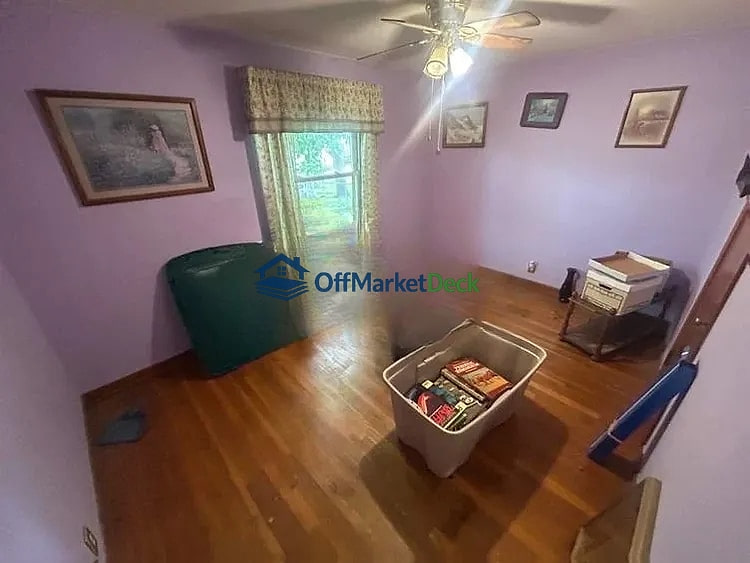 Off-market house in St. Louis, Missouri — 3 beds, 1 bath, $68,000 — photo 8 of 8
