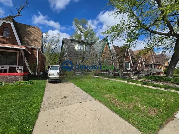 Off-market house in Detroit, Michigan — 4 beds, 1 bath, $49,000 — photo 6 of 8