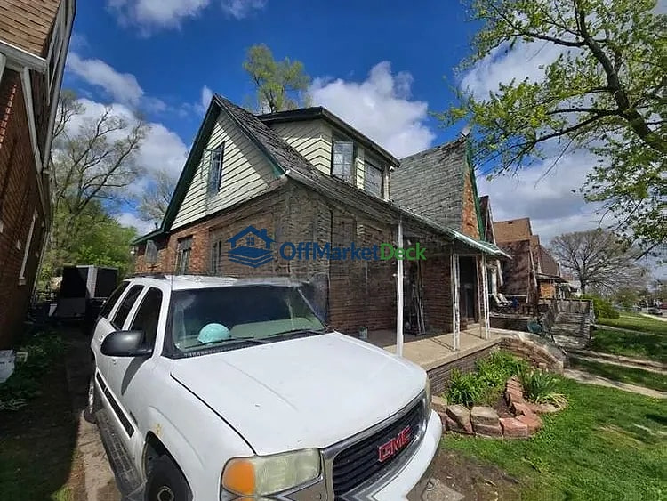 Off-market house in Detroit, Michigan — 4 beds, 1 bath, $49,000 — photo 7 of 8