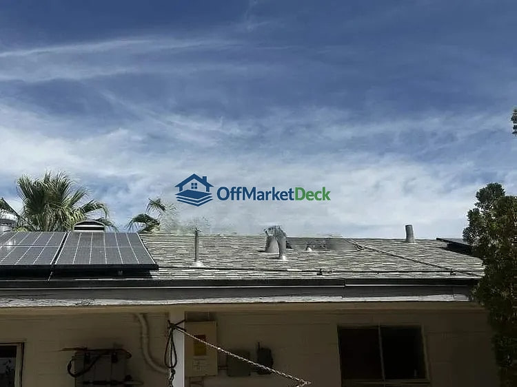 Off-market house in Phoenix, Arizona — 3 beds, 2 baths, $255,000 — photo 6 of 8