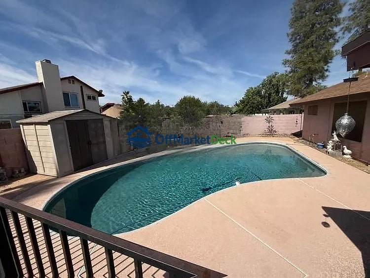Off-market house in Peoria, Arizona — 4 beds, 2 baths, $379,900 — photo 4 of 8