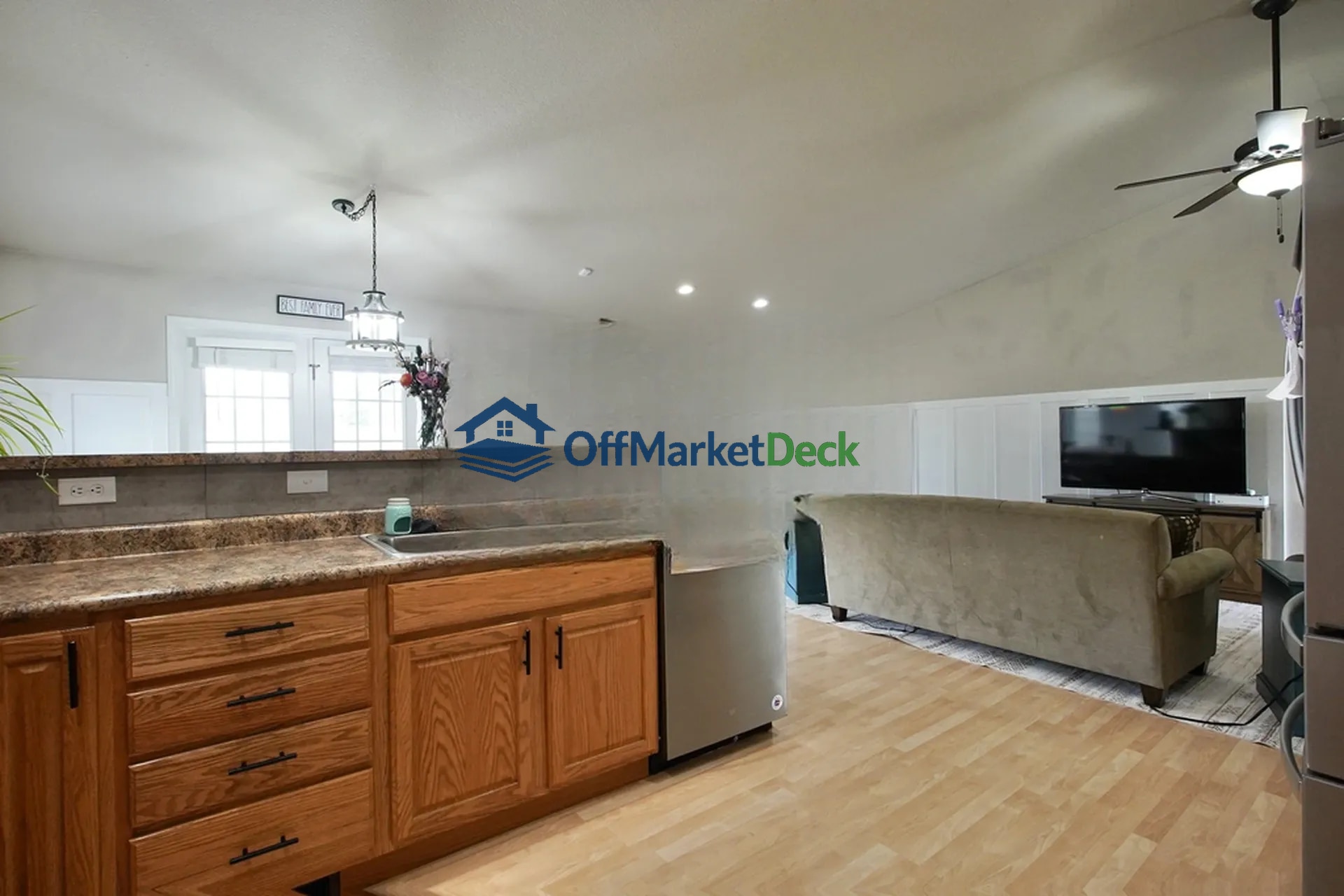 Off-market house in Casper, Wyoming — 5 beds, 2.5 baths, $535,000 — photo 5 of 8
