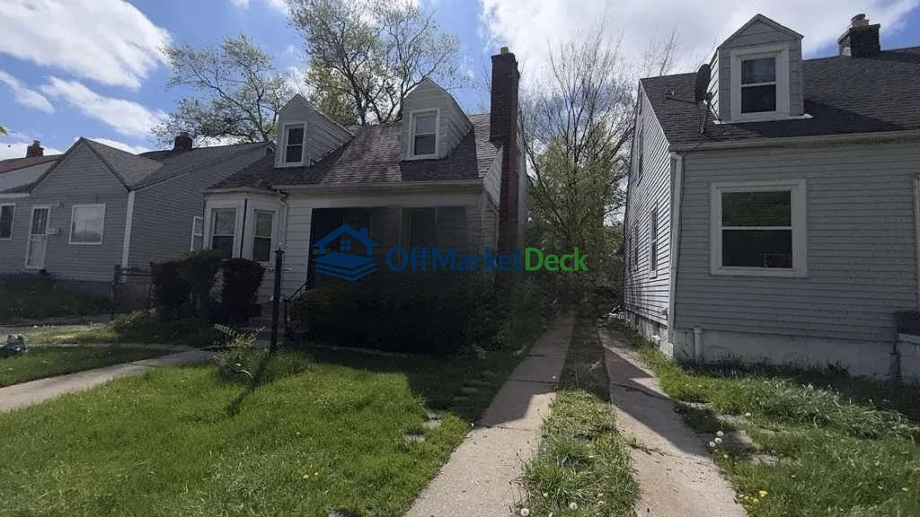 Off-market house in Detroit, Michigan — 3 beds, 1 bath, $29,900 — photo 3 of 8
