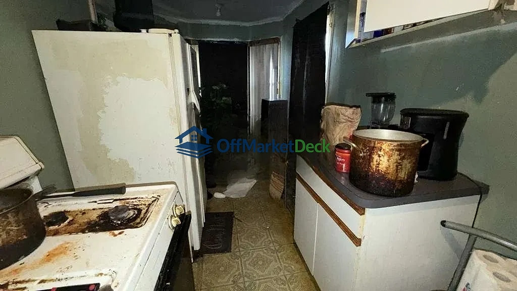 Off-market house in Detroit, Michigan — 3 beds, 1 bath, $29,900 — photo 8 of 8
