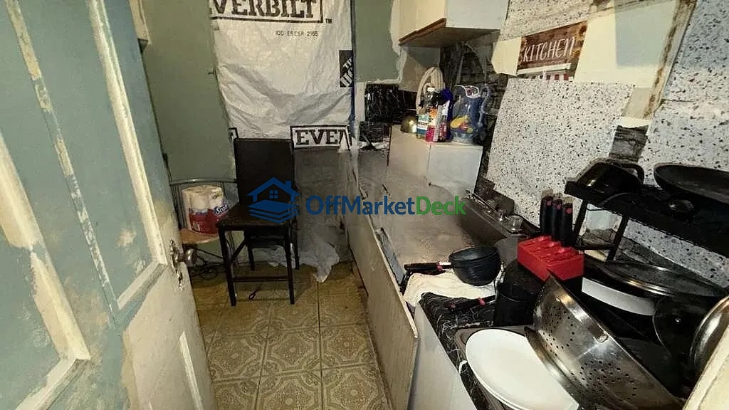Off-market house in Detroit, Michigan — 3 beds, 1 bath, $29,900 — photo 7 of 8