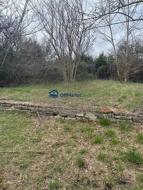 Off-market house in Farmersville, Texas — 3 beds, 2 baths, $250,000 — photo 7 of 8