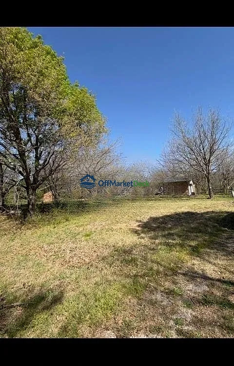 Off-market house in Farmersville, Texas — 3 beds, 2 baths, $250,000 — photo 8 of 8