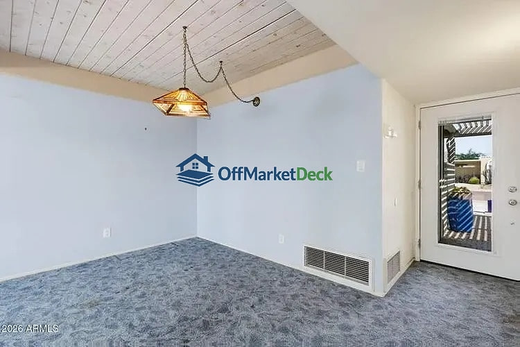 Off-market house in Scottsdale, Arizona — 2 beds, 2 baths, $399,990 — photo 3 of 8