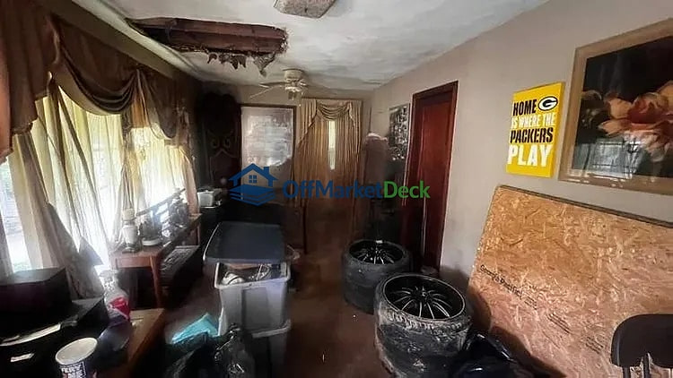 Off-market house in Jackson, Mississippi — 3 beds, 2 baths, $17,000 — photo 2 of 8