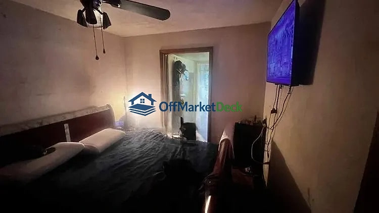 Off-market house in Jackson, Mississippi — 3 beds, 2 baths, $17,000 — photo 8 of 8