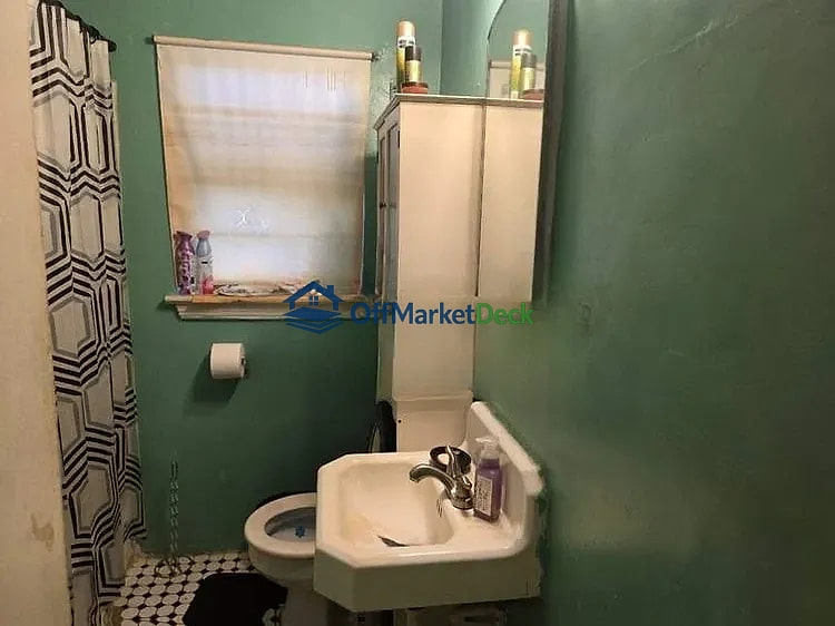 Off-market house in North Little Rock, Arkansas — 3 beds, 1 bath, $37,050 — photo 6 of 8