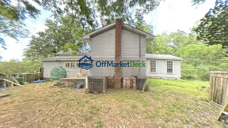 Off-market house in Vance, Alabama — 3 beds, 1 bath, $127,000 — photo 3 of 8