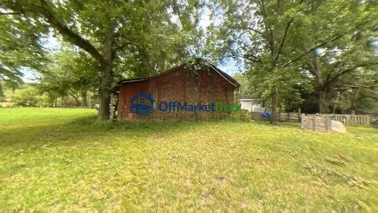 Off-market house in Vance, Alabama — 3 beds, 1 bath, $127,000 — photo 8 of 8