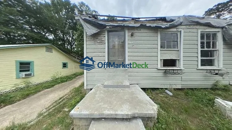 Off-market house in Jasper, Texas — 2 beds, 1 bath, $7,000 — photo 7 of 8
