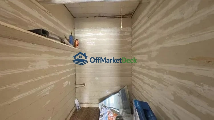 Off-market house in Jasper, Texas — 2 beds, 1 bath, $7,000 — photo 4 of 8