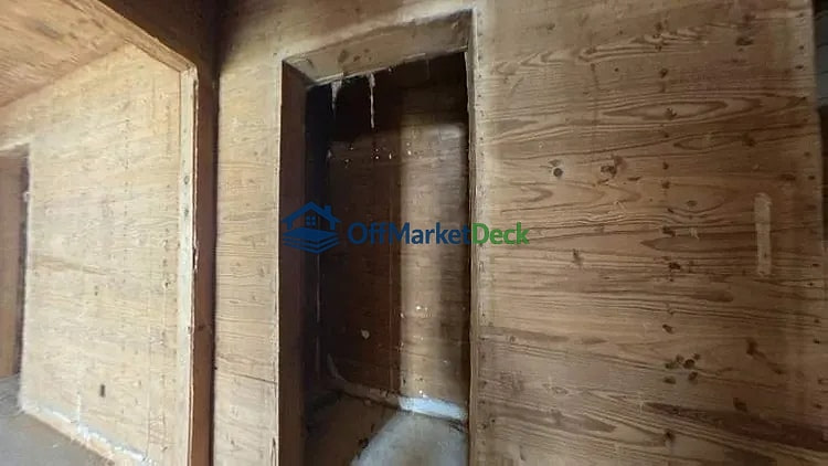 Off-market house in Jasper, Texas — 2 beds, 1 bath, $7,000 — photo 5 of 8